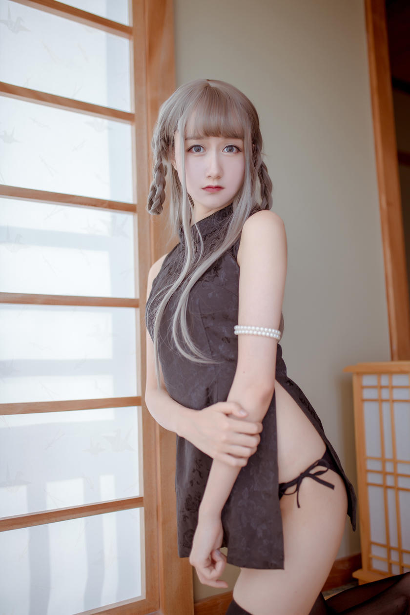 网红Coser@木绵绵OwO &小野妹子-魔女小旗袍 [24P/204MB]