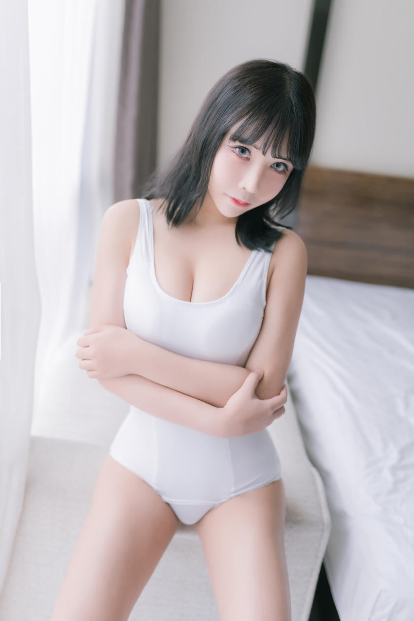 微博红人Coser@抱走莫子aa – 大姐姐 [41P/122MB]