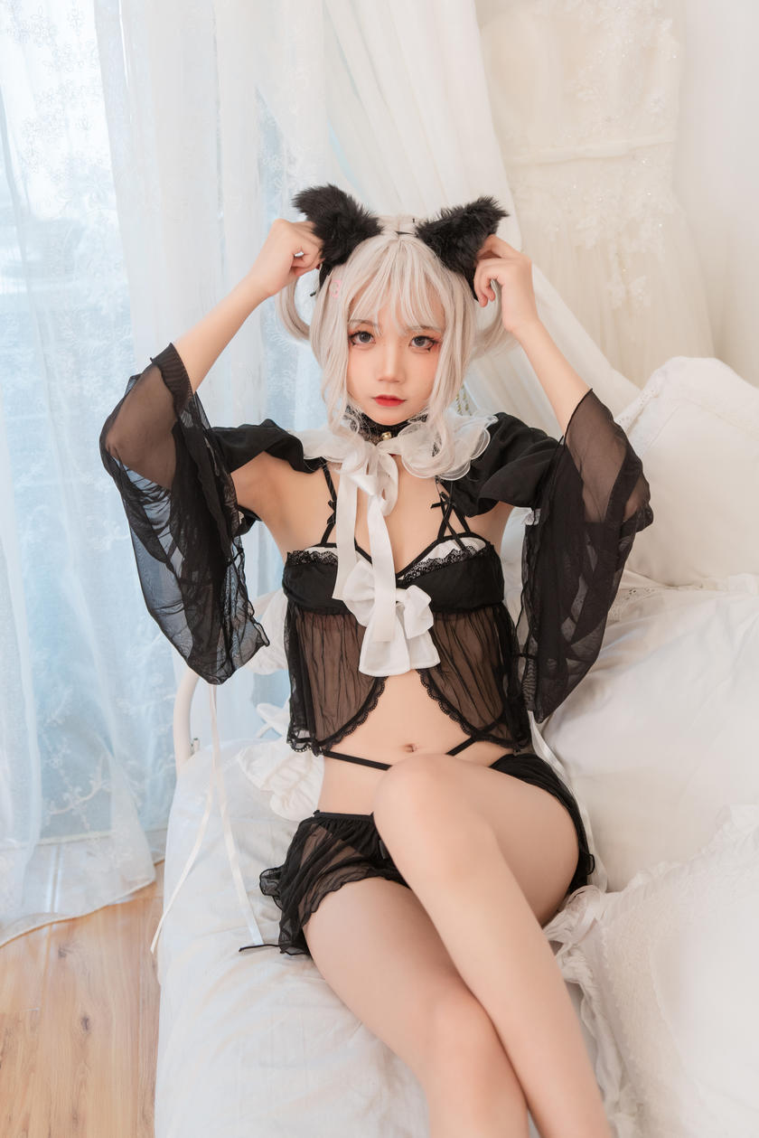 微博红人Coser@五更百鬼 性感猫娘 [42P/894MB]