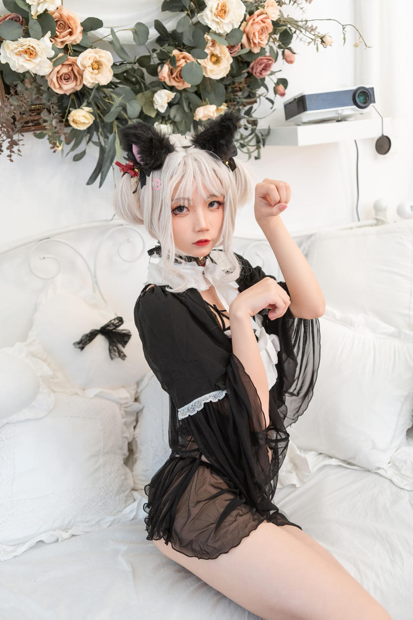 微博红人Coser@五更百鬼 性感猫娘 [42P/894MB]