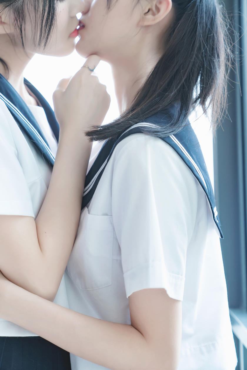 人气Coser@桜桃喵&木绵绵 – 她(制服×制服) [37P/718MB]