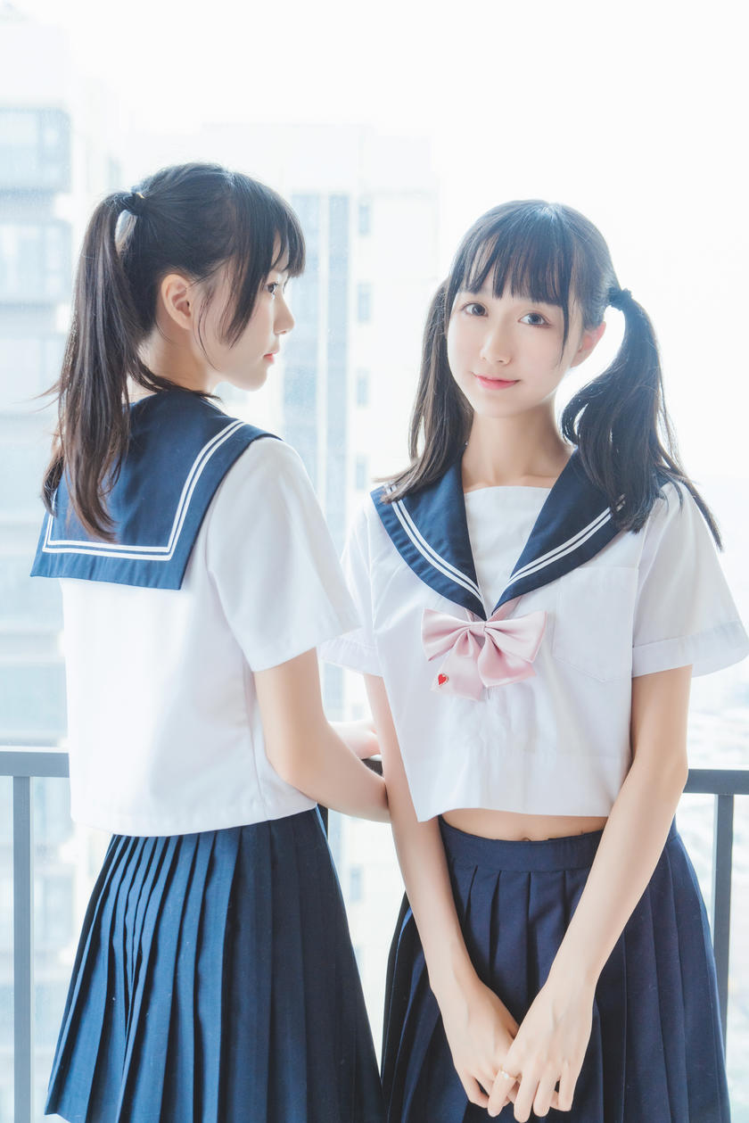 人气Coser@桜桃喵&木绵绵 – 她(制服×制服) [37P/718MB]