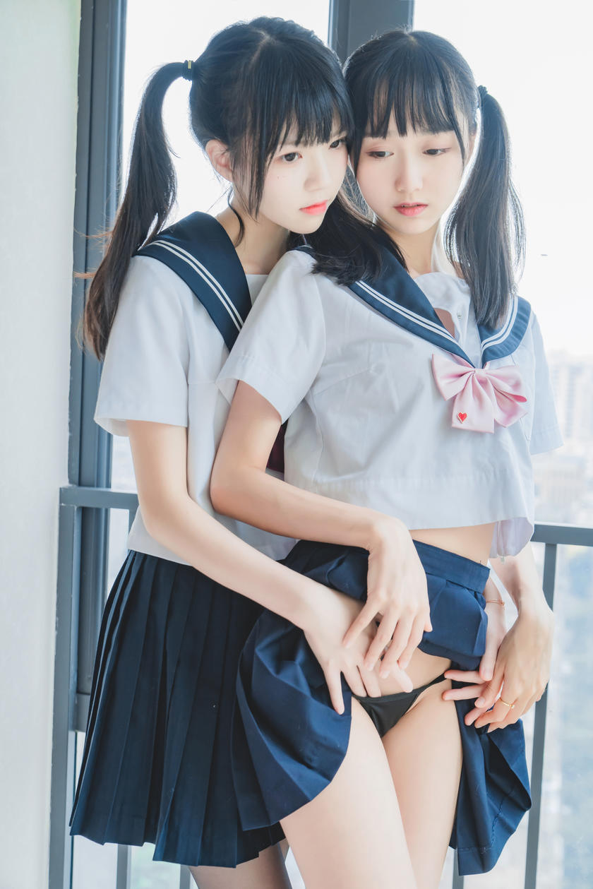 人气Coser@桜桃喵&木绵绵 – 她(制服×制服) [37P/718MB]